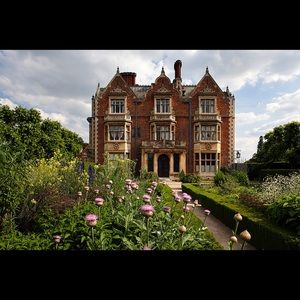 Meet your Posher, Nora